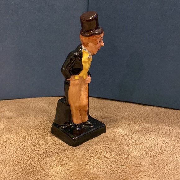 Rare Royal Doulton Dickens porcelain figurine “Dick Swiveller “ 4 1/2” tall - Picture 2 of 6